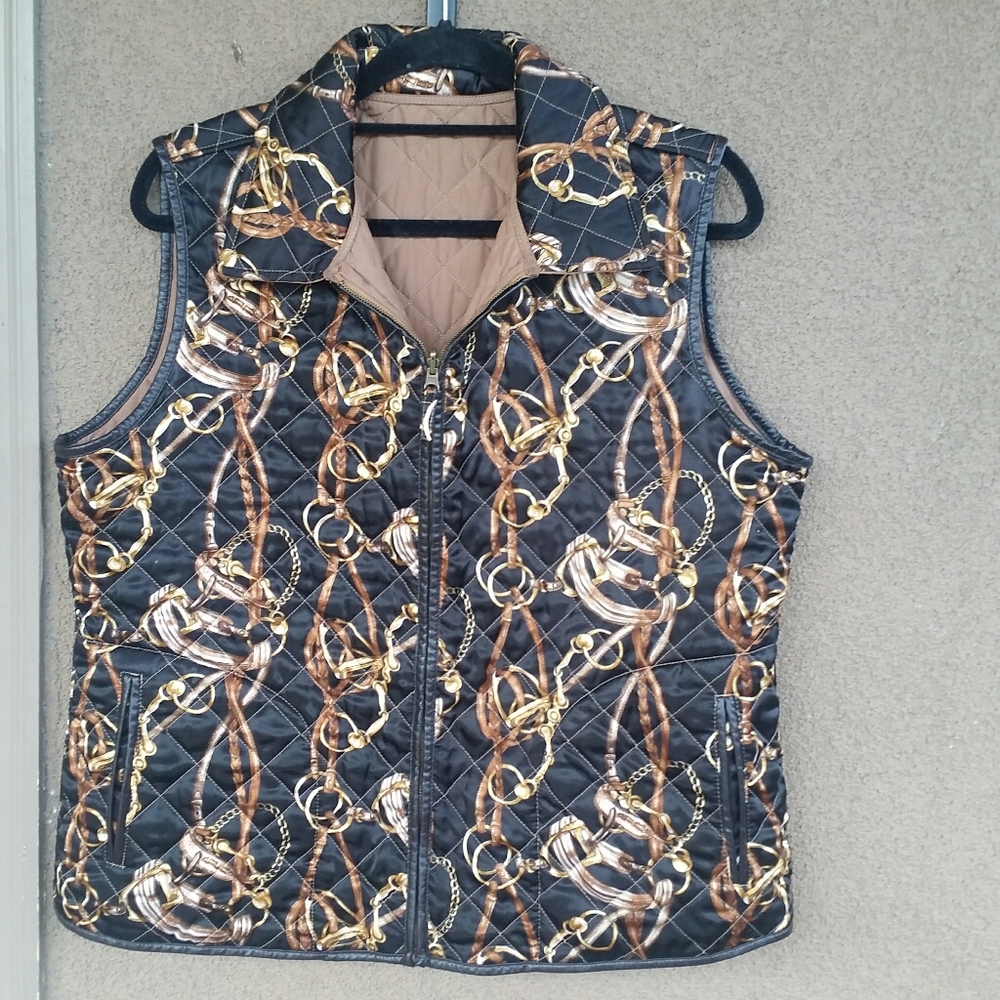 Stylish Quilted Vest with Chain Print